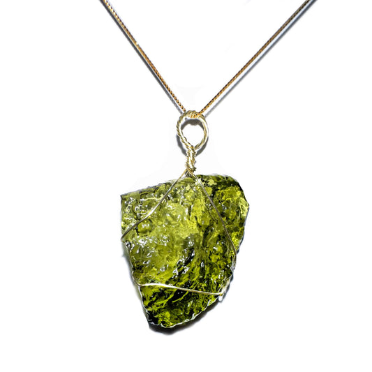 Samsara - Collana in Argento 925 con Ciondolo in Moldavite Certificata - Collana da Donna In Cristallo di Meteorite, Potenza Energetica - Confezione Regalo e Certificato Gemmologico